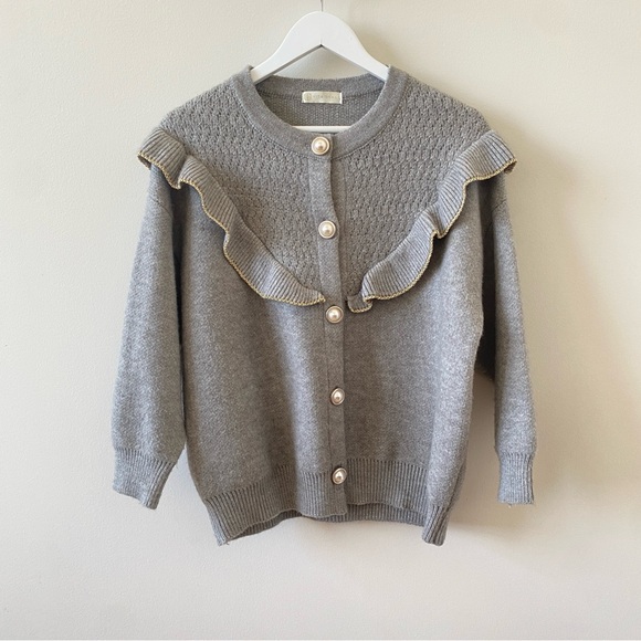 vita grace Sweaters - Vita Grace Gray Ruffled Women's Sweater Pearl Buttons Size Small